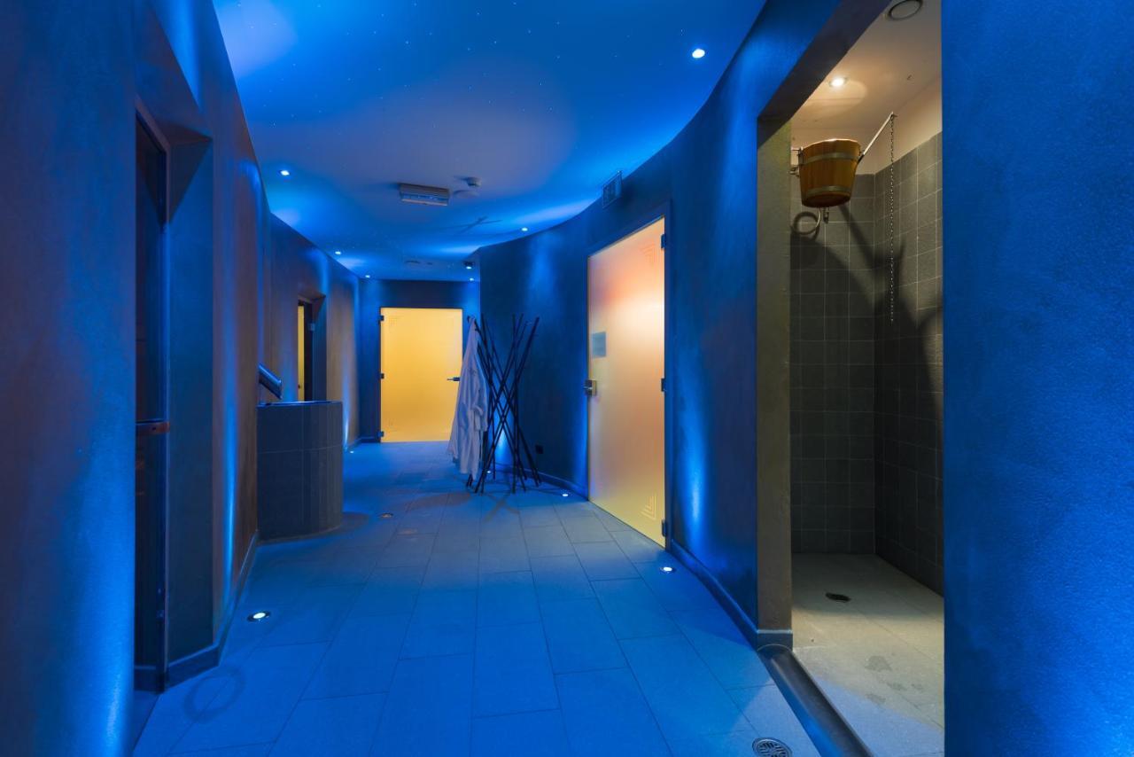 Hotel St. Raphael Madonna Exterior foto